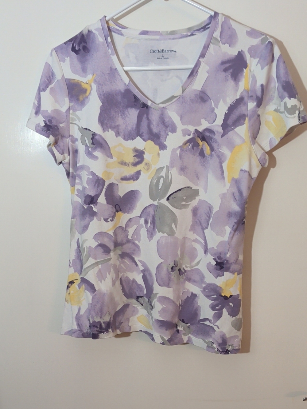 Croft & Barrow Lavender and Yellow Floral V-Neck Short Sleeve Top